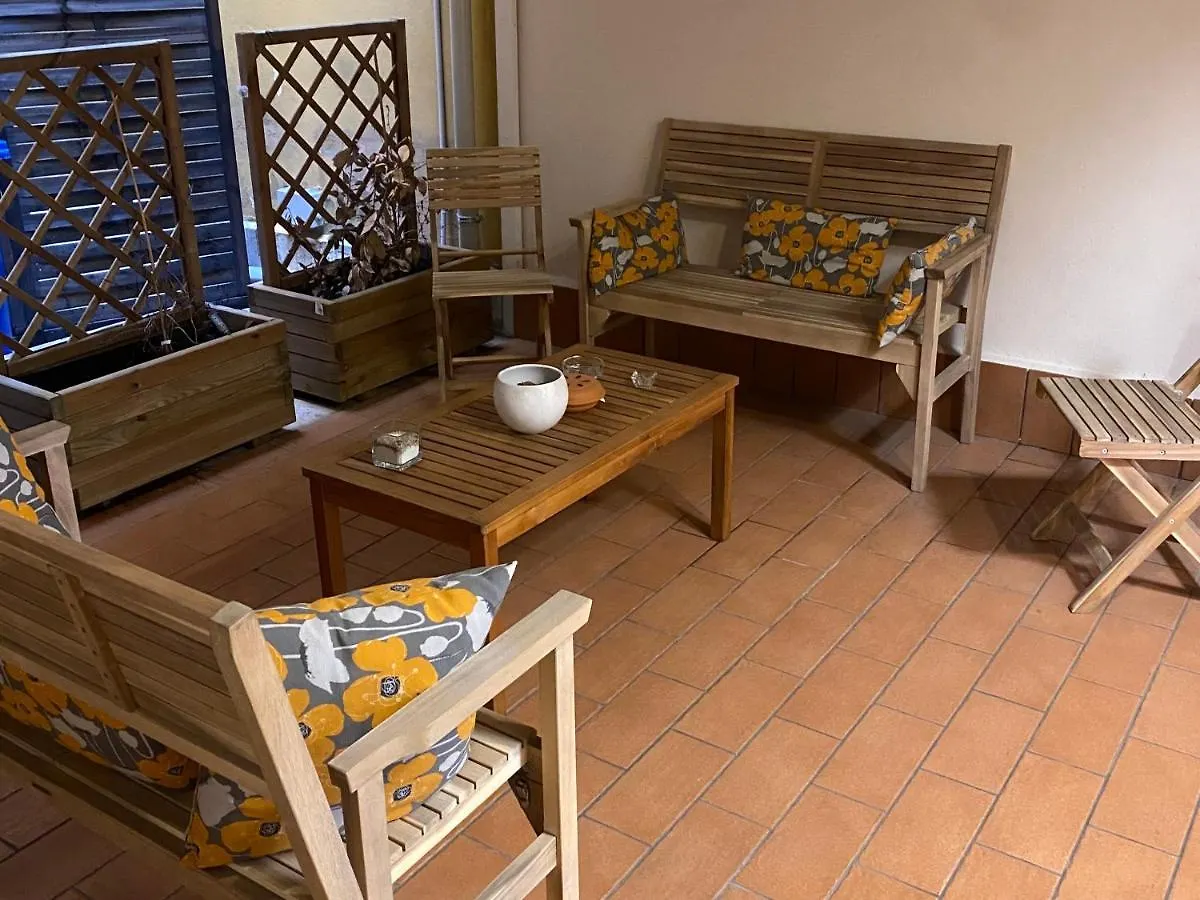 Konukevi R&B Santa Nicolella Otel Katanya